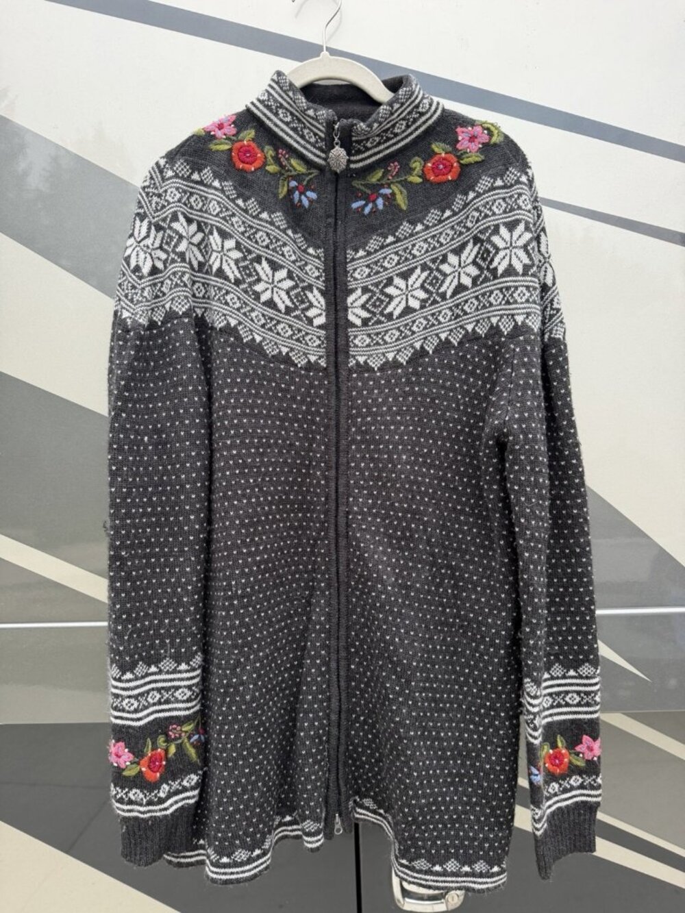 Icelandic Design fair isle embroidered floral full zip cardigan cabincore cozy L
